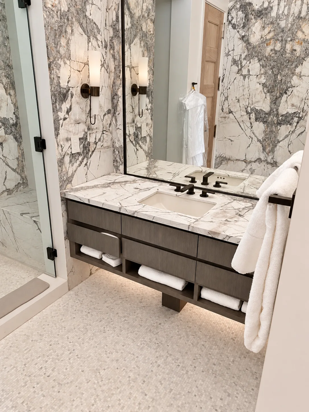 Mtn. Mid-Rise Luxe Condo — photo 8
